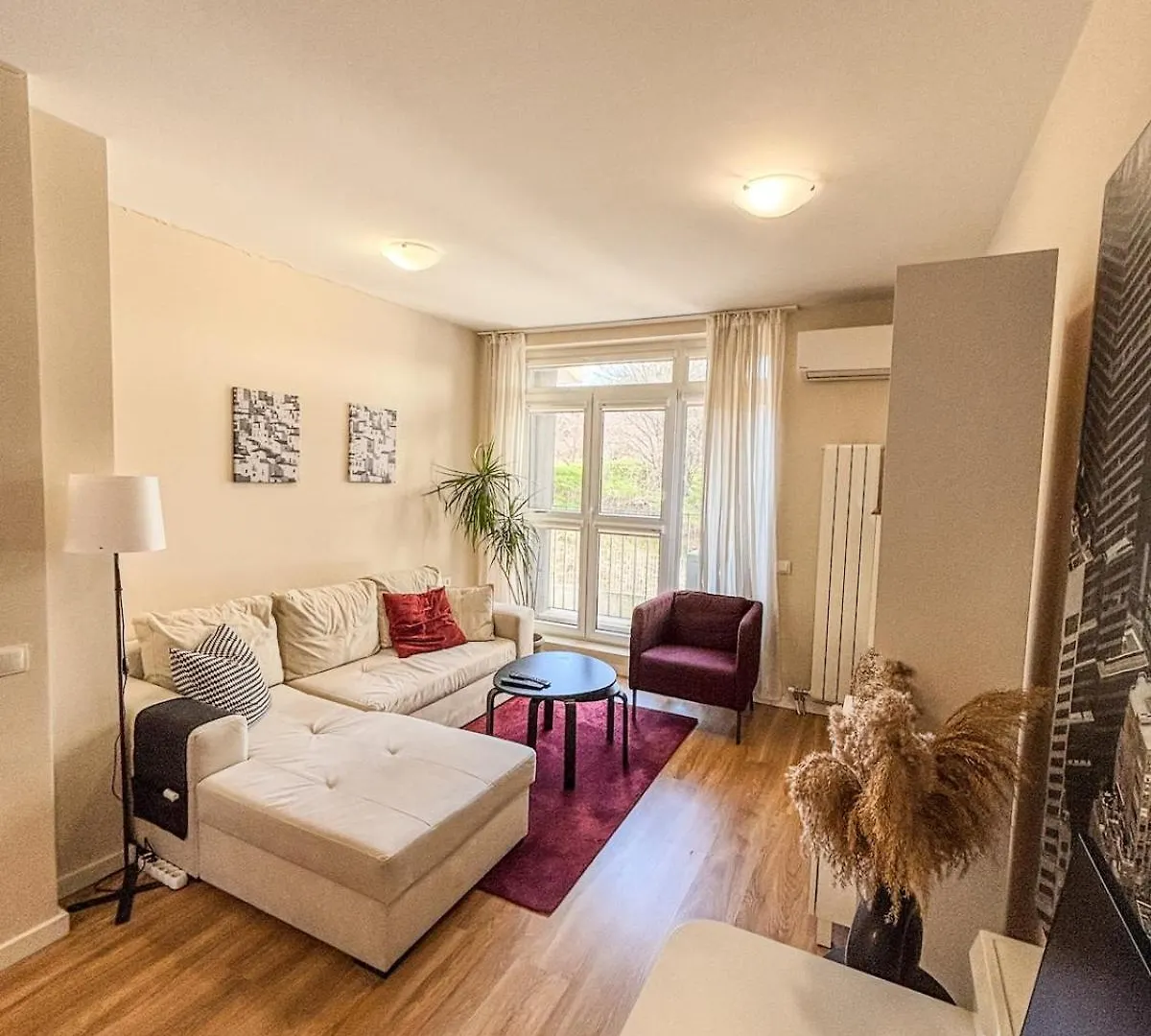Scandi Suite Business & Leisure Sofia Apartment